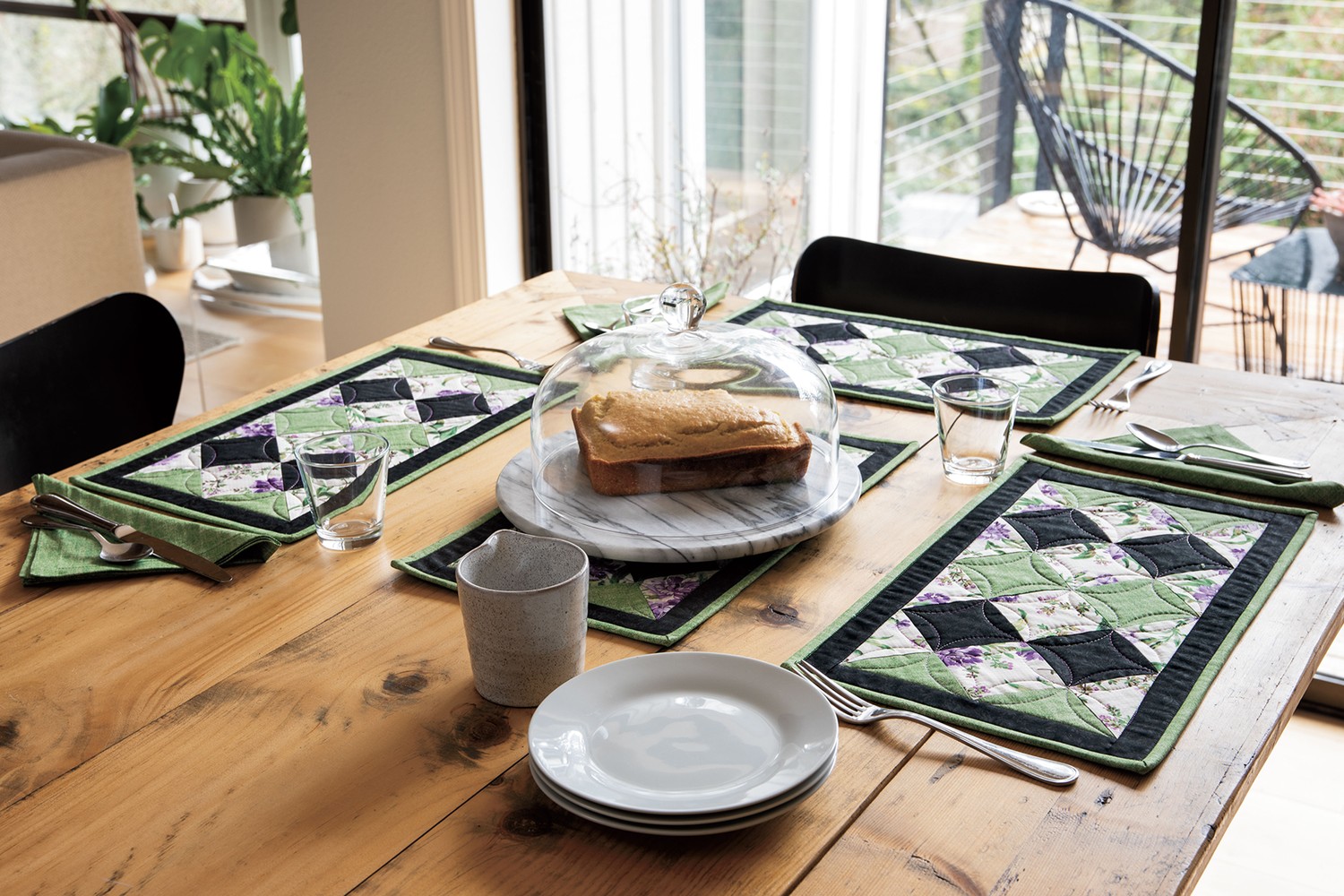 Elegant dining table placemats