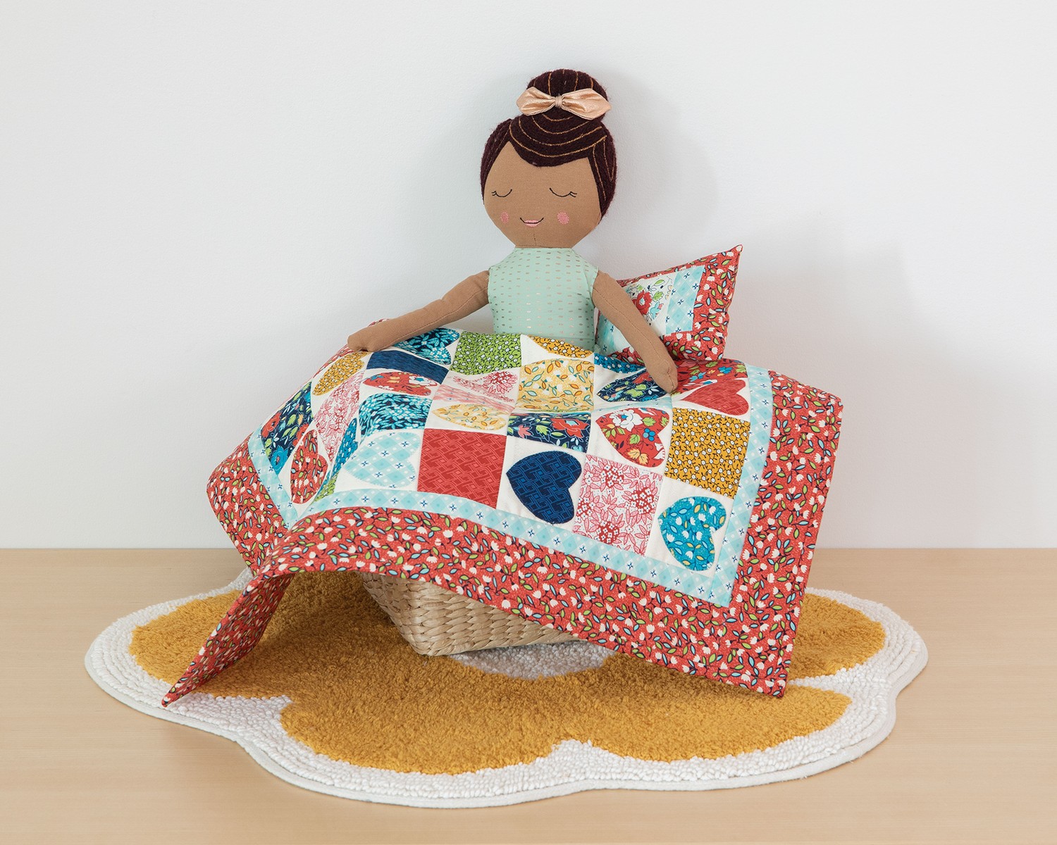 Dolls quilt deals and pillow set