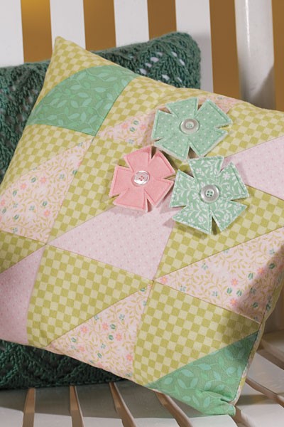 Cuddle Bug Baby Quilt Pillow Kit
