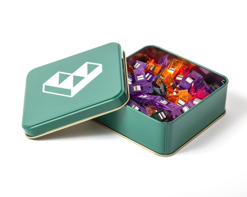 Image of Quilt Clips & Tin